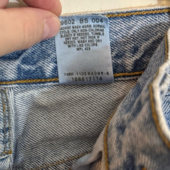 LEVIS 550 Relaxed Fit Light Wash Jeans, Size 6M - Picture 7 of 10